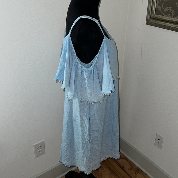 Altar’d State chambray denim Krinkle fabric off the shoulder fringe hem Sz M - Picture 5 of 6